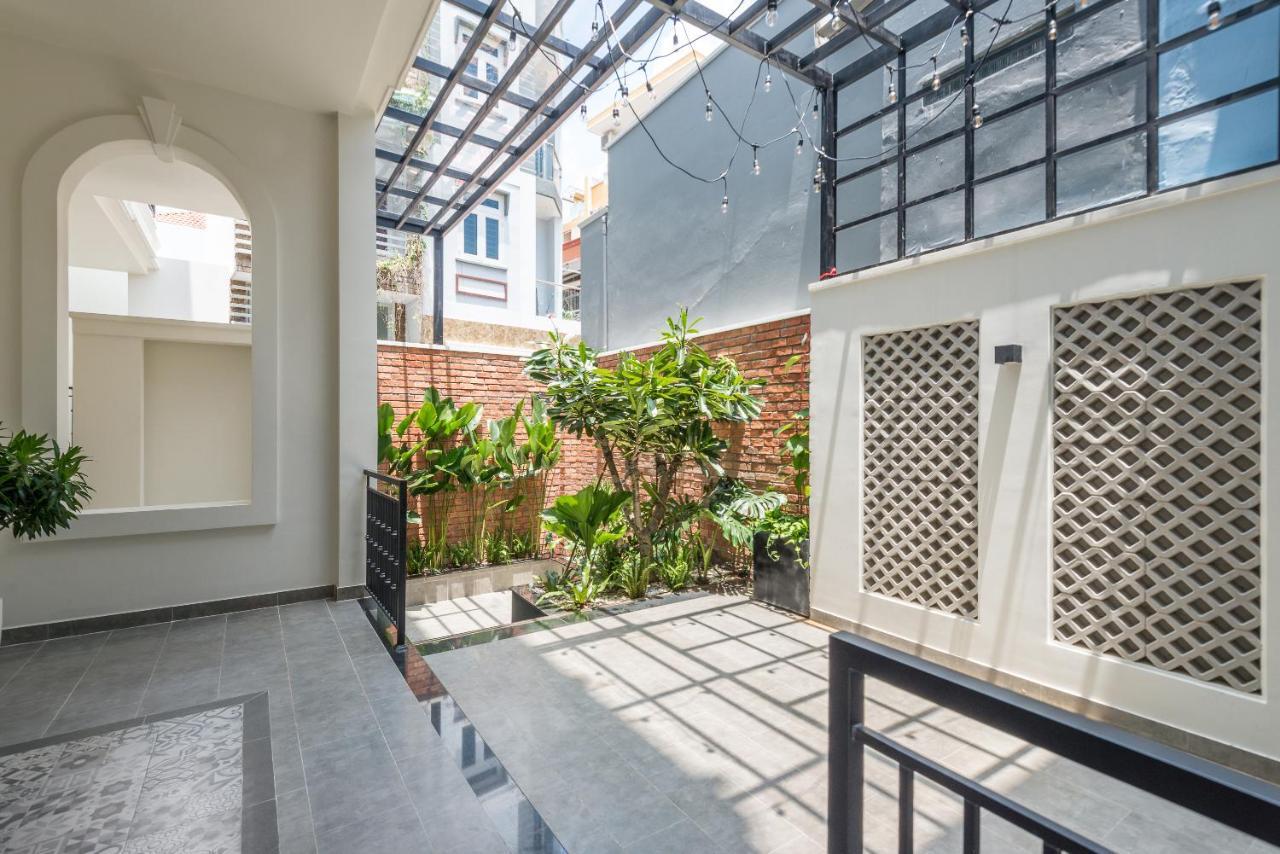 Cozrum Homes The Gallery Residence Ho-Chi-Minh-Stadt Exterior foto