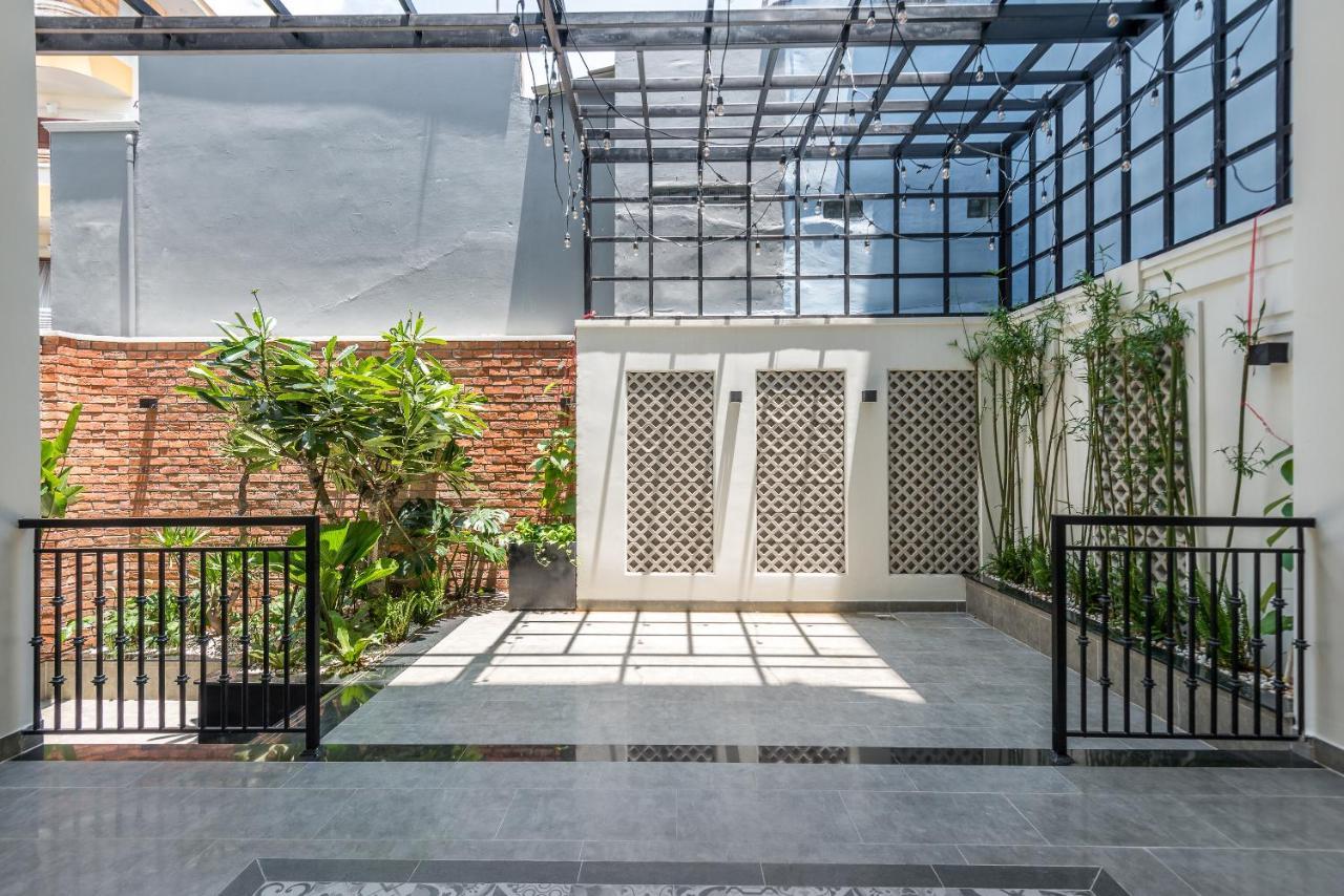 Cozrum Homes The Gallery Residence Ho-Chi-Minh-Stadt Exterior foto