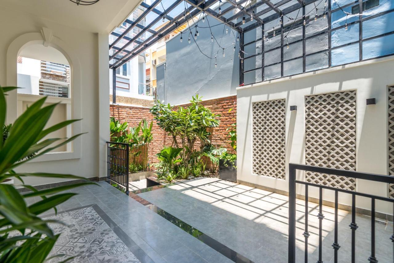 Cozrum Homes The Gallery Residence Ho-Chi-Minh-Stadt Exterior foto